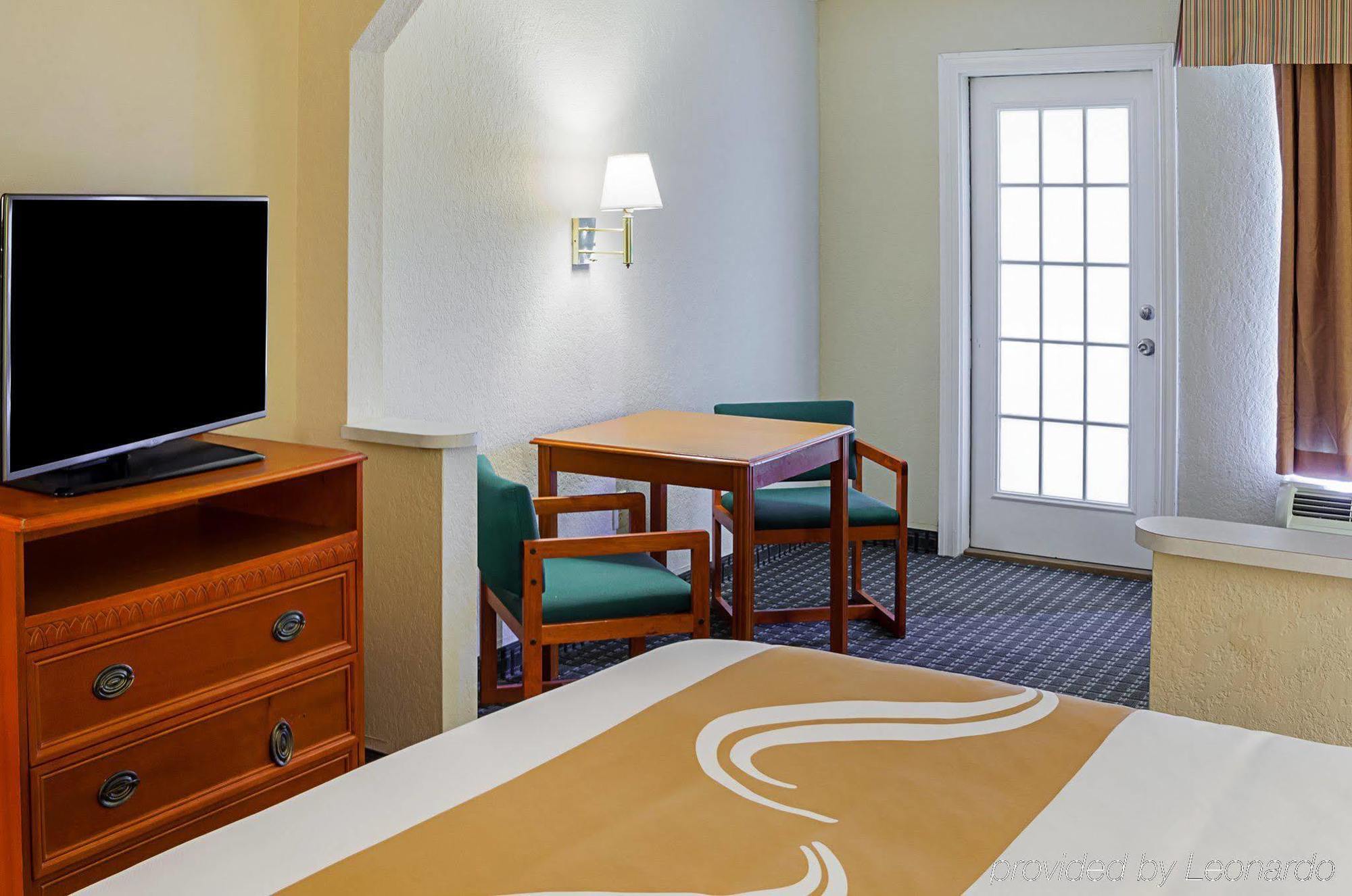 Quality Inn & Suites Miramar Beach Exterior foto